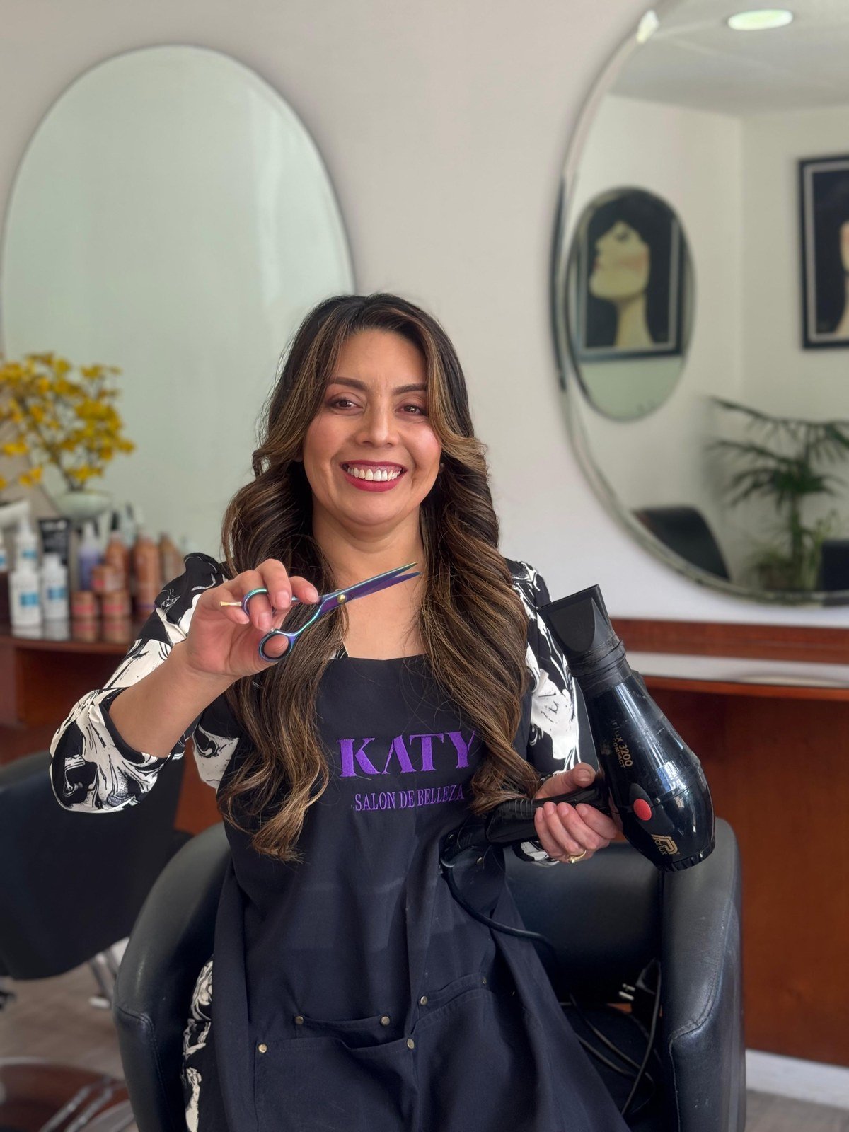 Katy, estilista profesional con más de 20 años de experiencia en Cuenca
